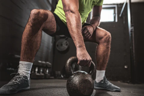 Latihan Kettlebell untuk Atlet: Kecepatan, Kekuatan, dan Kelincahan