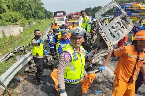 Kecelakaan Maut dan Pentingnya Keselamatan di Jalan Raya